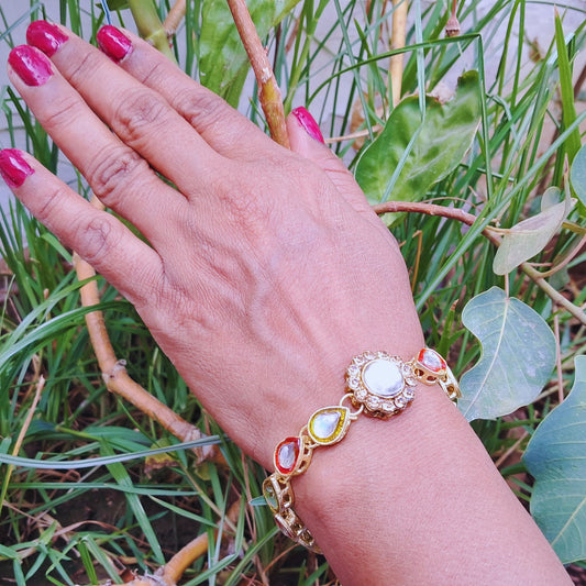 Golden Kunden Stud Brass Bracelet Pack Of-1 (sku-bans29702)