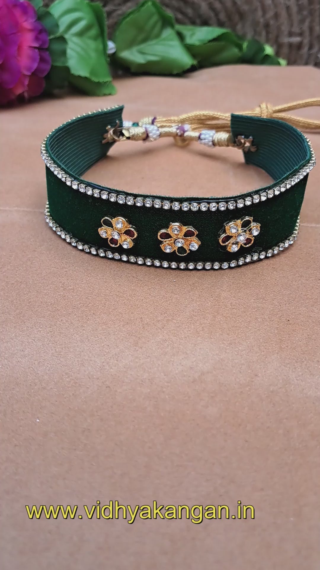 Kunden Stud velvet Green Kanthi (sku-necs6453)