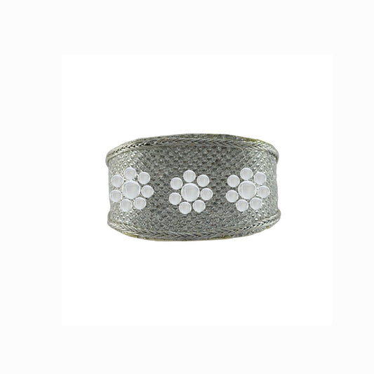 White color kundun stud Acrylic Bracelet (Pack Of 1) (sku-ban4978)