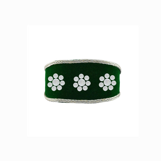 Green color kundun stud Acrylic Bracelet (Pack Of 1) (sku-ban4980)