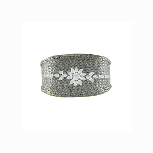 White color kundun stud Acrylic Bracelet (Pack Of 1) (sku-ban5093)