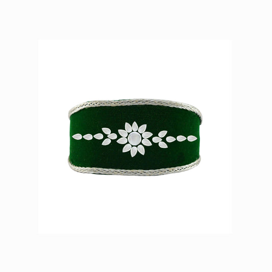 Green color kundun stud Acrylic Bracelet (Pack Of 1) (sku-ban5095)