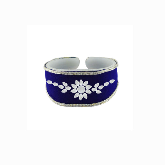 Blue color kundun stud Acrylic Bracelet (Pack Of 1) (sku-ban5097)