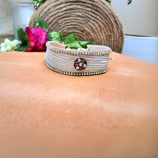 Kunden Stud  velvet White Kanthi (sku-necs6457)